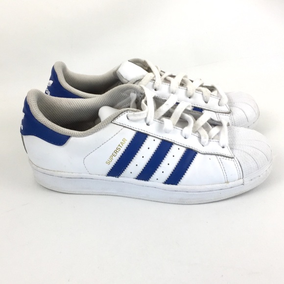 adidas shoes with blue stripes